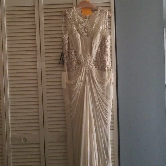 NWT!!!BHLDN WEDDING GOWN with designer garment bag - Picture 4 of 8